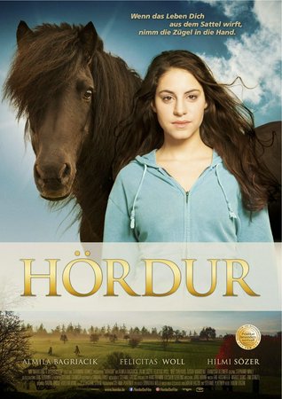 Hördur - Zwischen den Welten, Almila Bagriacik,Hilmi Sözer,Felicitas Woll,Noë Chalkidis,Özgür Karadeniz,Franziska Kleinert,Fabio Seyding,Helge Gutbrod,Ceci Chuh